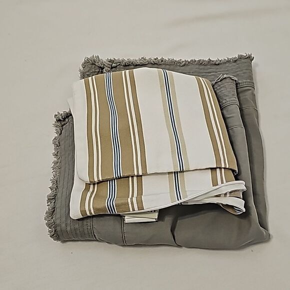 - 2 Pottery barn striped/gray pillow cases - Picture 12 of 12